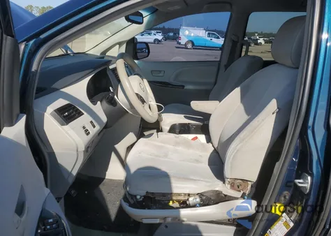 2012 Toyota Sienna Le from USA, damaged, VIN 5TDKK3DC6CS217773